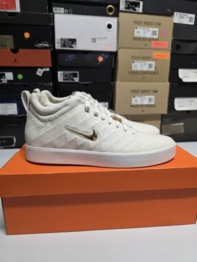 Nike Tiempo Vetta '17 in the Ivory and Metallic Gold